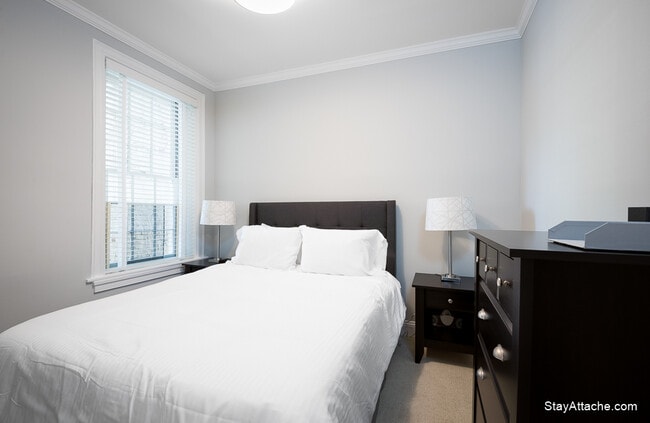 Building Photo - 1724 21st St NW