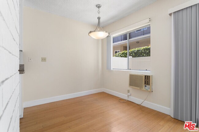 Building Photo - 11947 Kiowa Ave