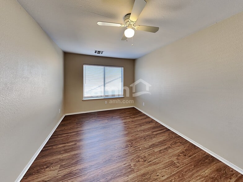 Building Photo - 12566 W Cheery Lynn Rd