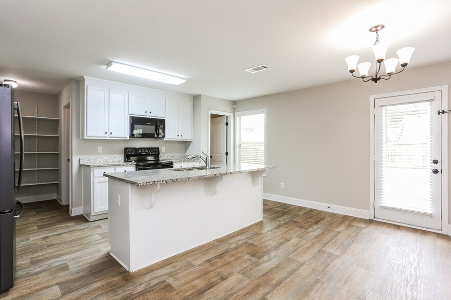 Building Photo - 243 Heartland Cir