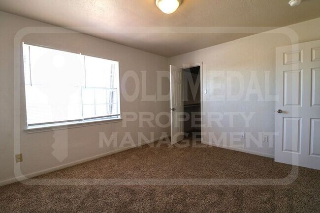 Building Photo - 3906 Charolais Dr