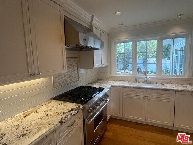 Building Photo - 1419 Avenida de Cortez