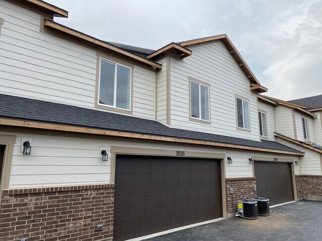 Building Photo - 2035 N 350 E