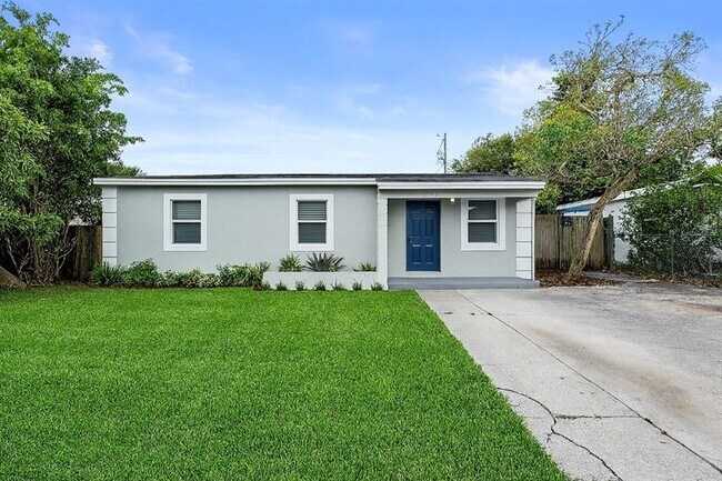 Building Photo - 1209 14th Ct S