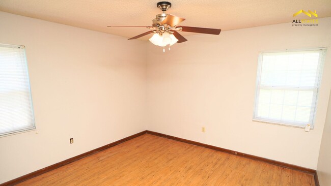 Building Photo - 3826 N Lake Orlando Pkwy