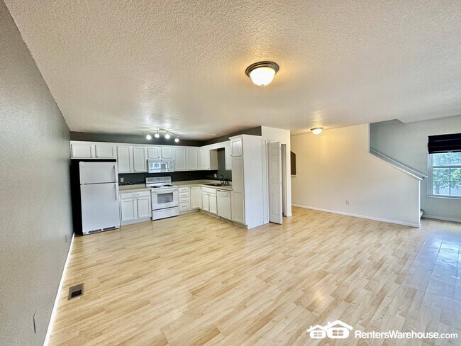 Building Photo - 1250 SE Village View Ln