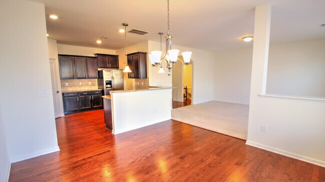 Building Photo - RTP Beauty!  Huge 3/2.5 Townhouse in Page Park