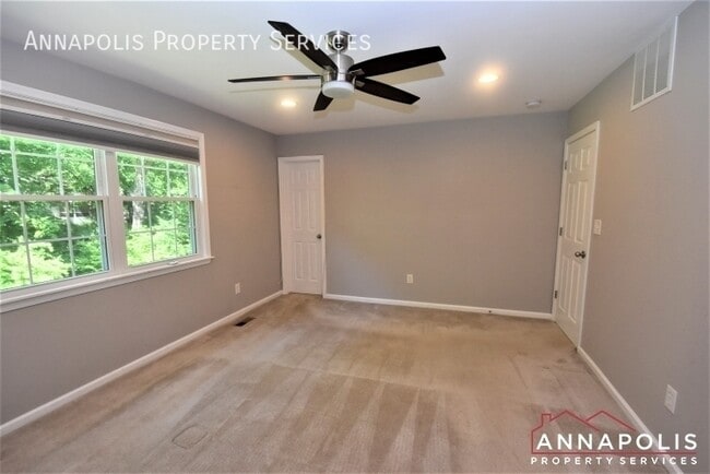 Building Photo - 442 Poplar Ln