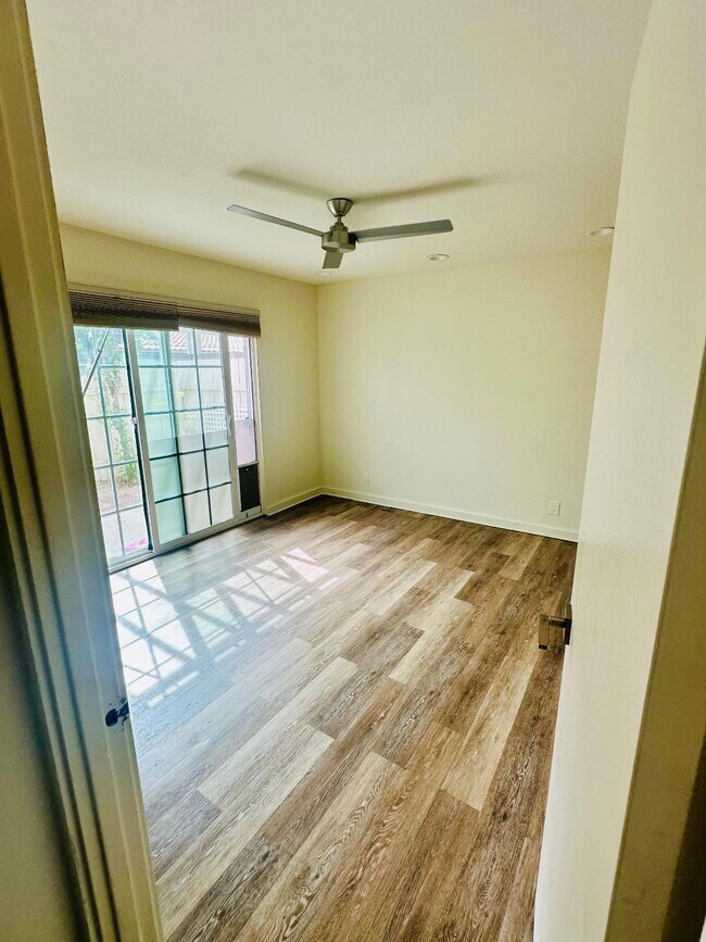 Building Photo - 73415 Shadow Mountain Dr