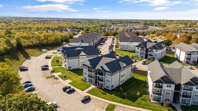 Building Photo - Handicap-Accessible Apartment — Updated, Convenient & Move-In Ready 09/08/26
