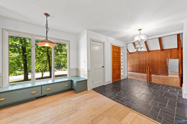 Building Photo - 7705 Foxfire Dr SE
