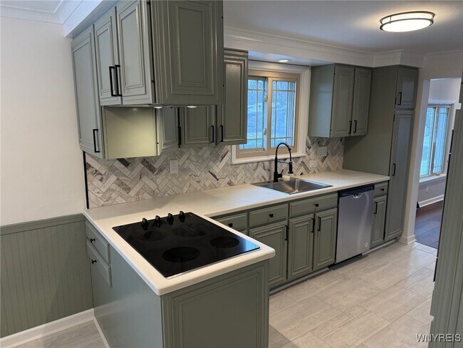 Building Photo - 307 Grandview Ave