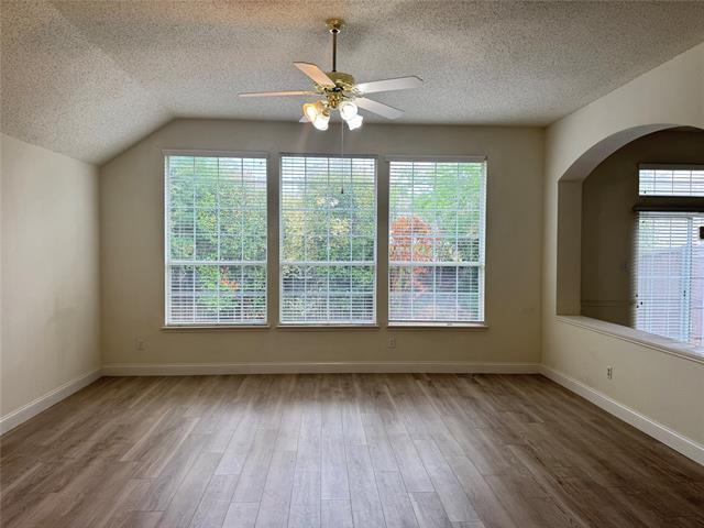 Building Photo - 9814 Honeysuckle Dr