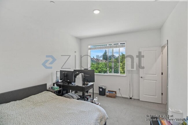 Building Photo - 2588 Gimelli Way