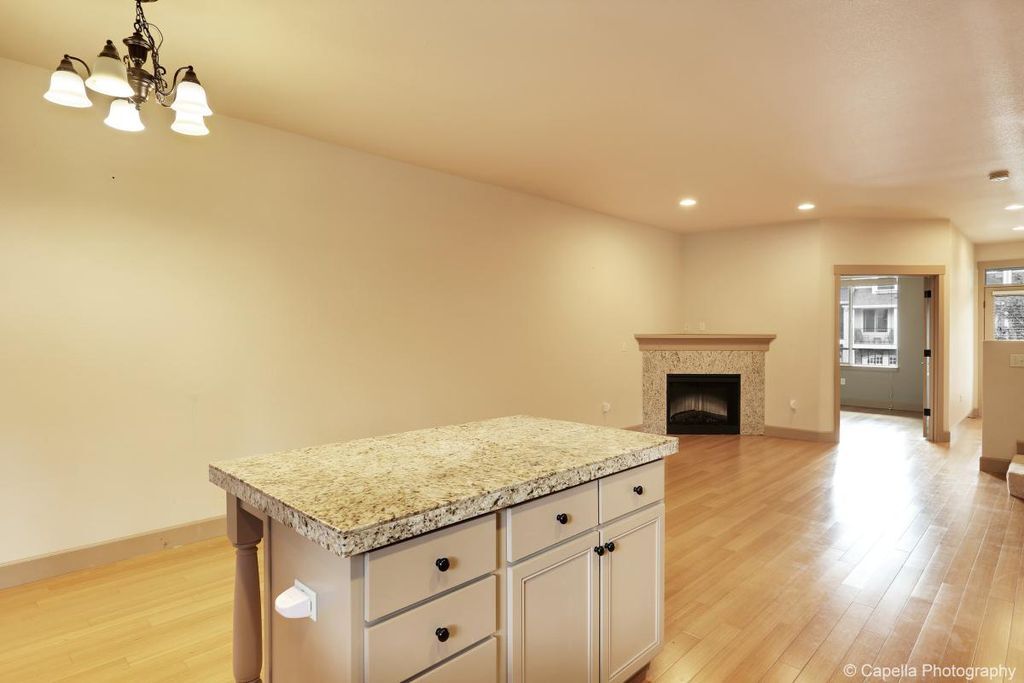 Building Photo - 1916 NE 49th Way