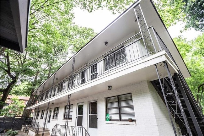 Building Photo - 711 Argonne Ave NE