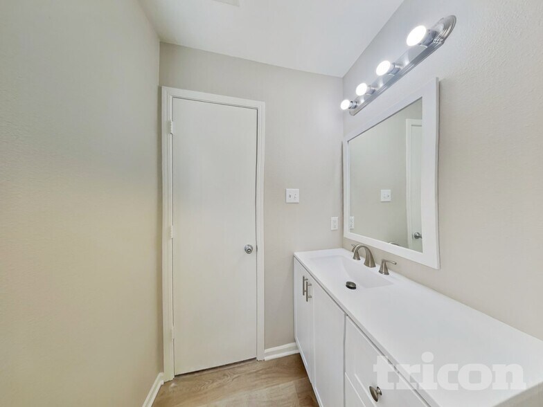 Building Photo - 855 Bitting Hall Cir