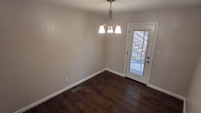 Building Photo - 205 Glen Echo Dr