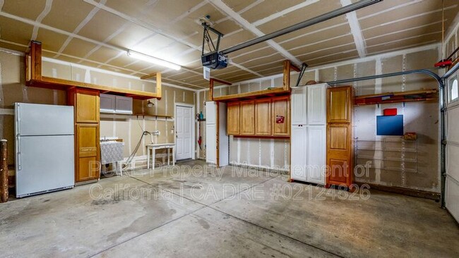 Building Photo - 121 Porterfield Creek Dr