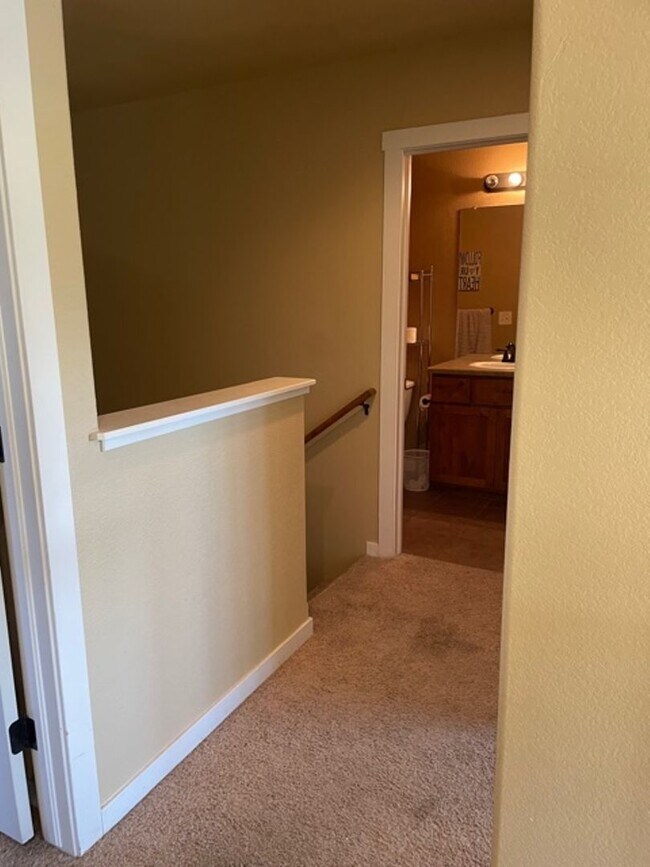 Building Photo - Gorgeous End-Unit Townhome Backing to Open Space!