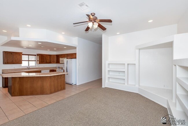 Building Photo - 11626 S Dorothy Dr