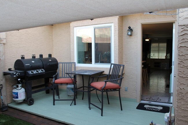 Building Photo - 4901 E Kelton Ln