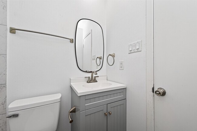 Building Photo - 23567 Pine Forest Dr