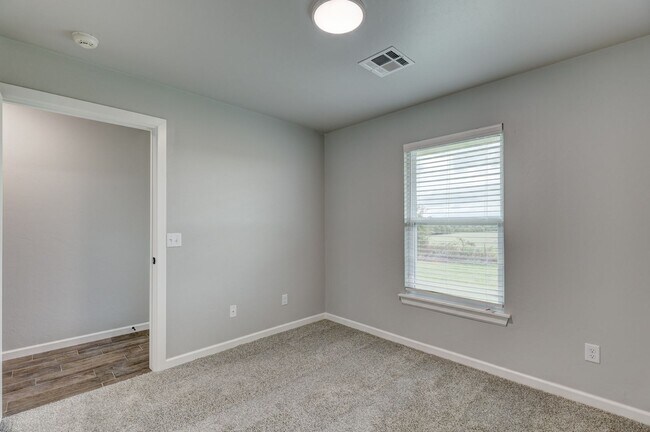 Building Photo - 634 Juniper St