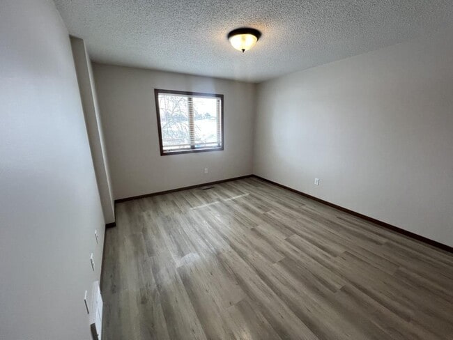 Building Photo - 2210 18th Ave SE