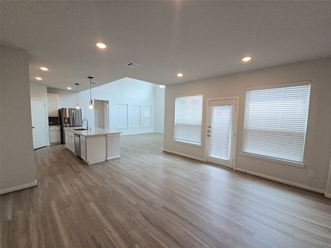 Building Photo - 9227 Dearborn Knoll Dr