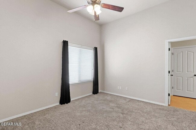 Building Photo - 7433 Dewberry Dr