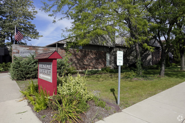 Leasing Office - Versailles Apartments