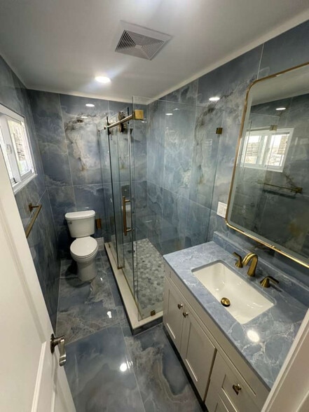 Building Photo - 109-19 Ditmars Blvd