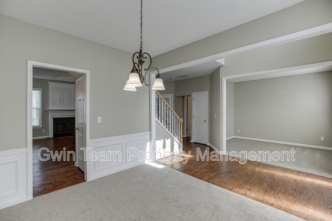 Building Photo - 305 Leatherman Ct