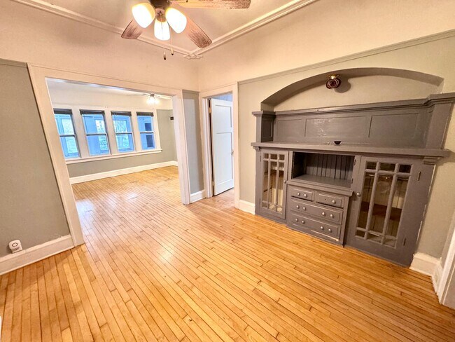 Building Photo - 1506 S 81st St
