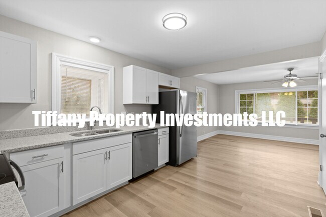 Building Photo - 119 N Jack St