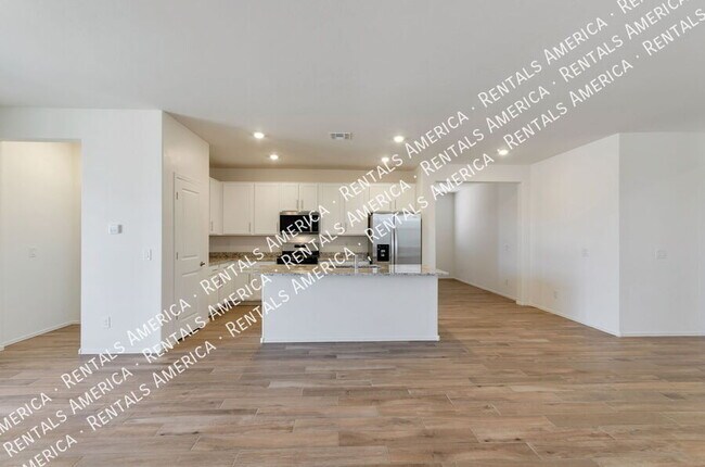 Building Photo - 5468 W Monterey Dr