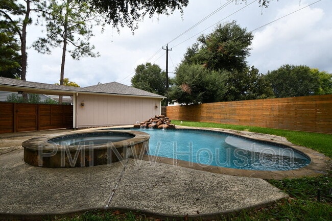 Building Photo - 3410 Plum Brook Ln
