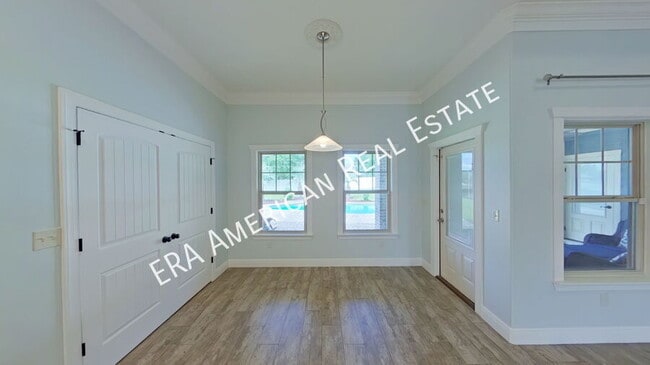 Building Photo - 6109 Burbank Ct
