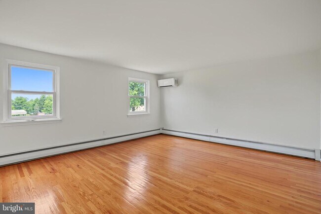 Building Photo - 1324 Quarry Hall Rd