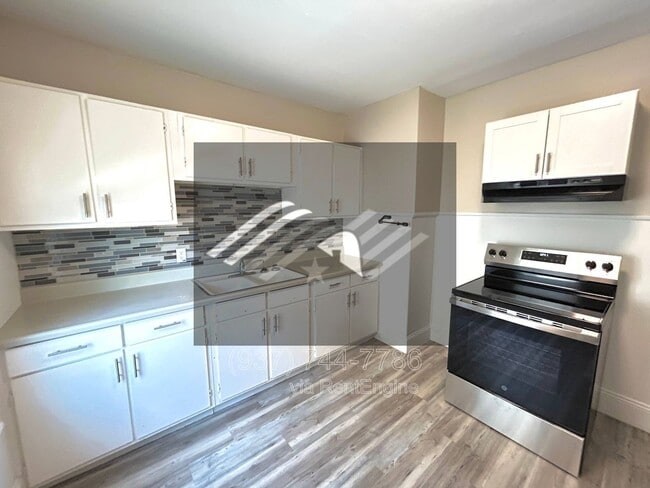 Building Photo - 2806 S Smithville Rd