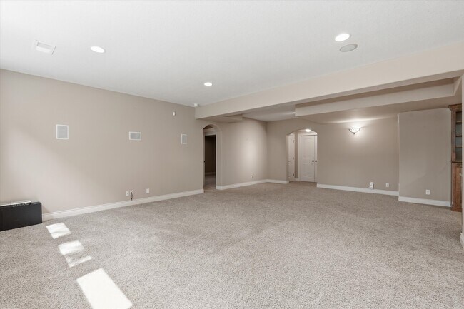 Building Photo - 9638 Zarda Dr