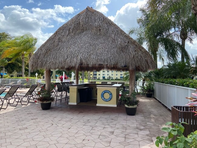 Building Photo - ANNUAL RENTAL - KEY ROYAL CONDO -THIRD FLOOR- 2 BED-1 BATH