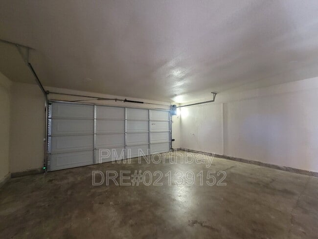 Building Photo - 2080 Diamond Way