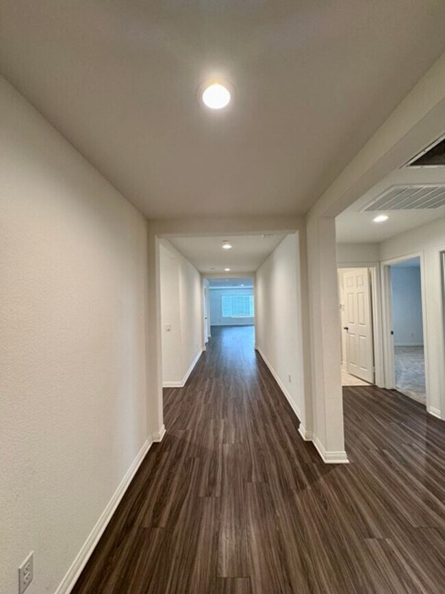 Building Photo - Newly built 4 bedroom Winchester home for ...
