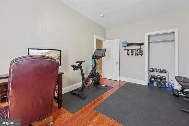 Building Photo - 466 1/2 Conarroe St