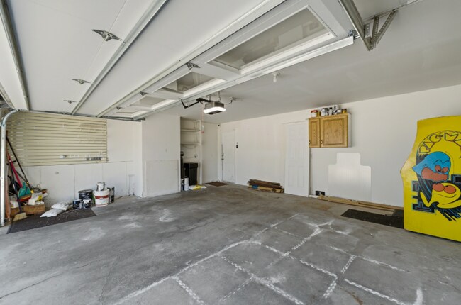 Building Photo - 12 E 500 S