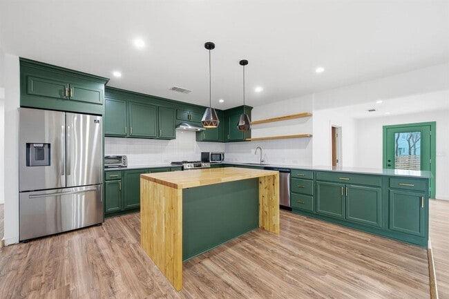 Building Photo - 2903 Pecan Cir