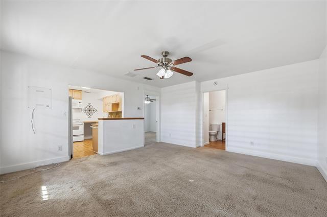 Building Photo - 633 Rose Garden Dr
