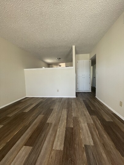 Building Photo - 10828 Cardigan Dr
